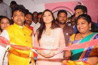 Isha Chawla De Charms Spa n Salon Launch